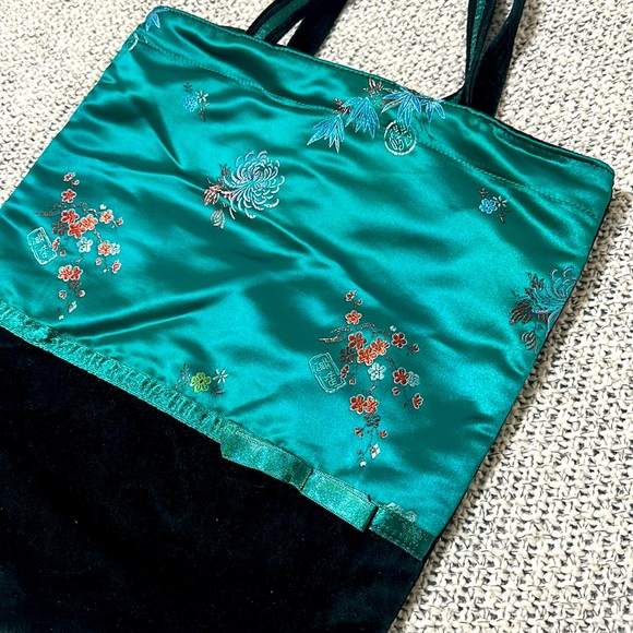 Y2K Asian inspired velvet green tote bag - Picture 2 of 7
